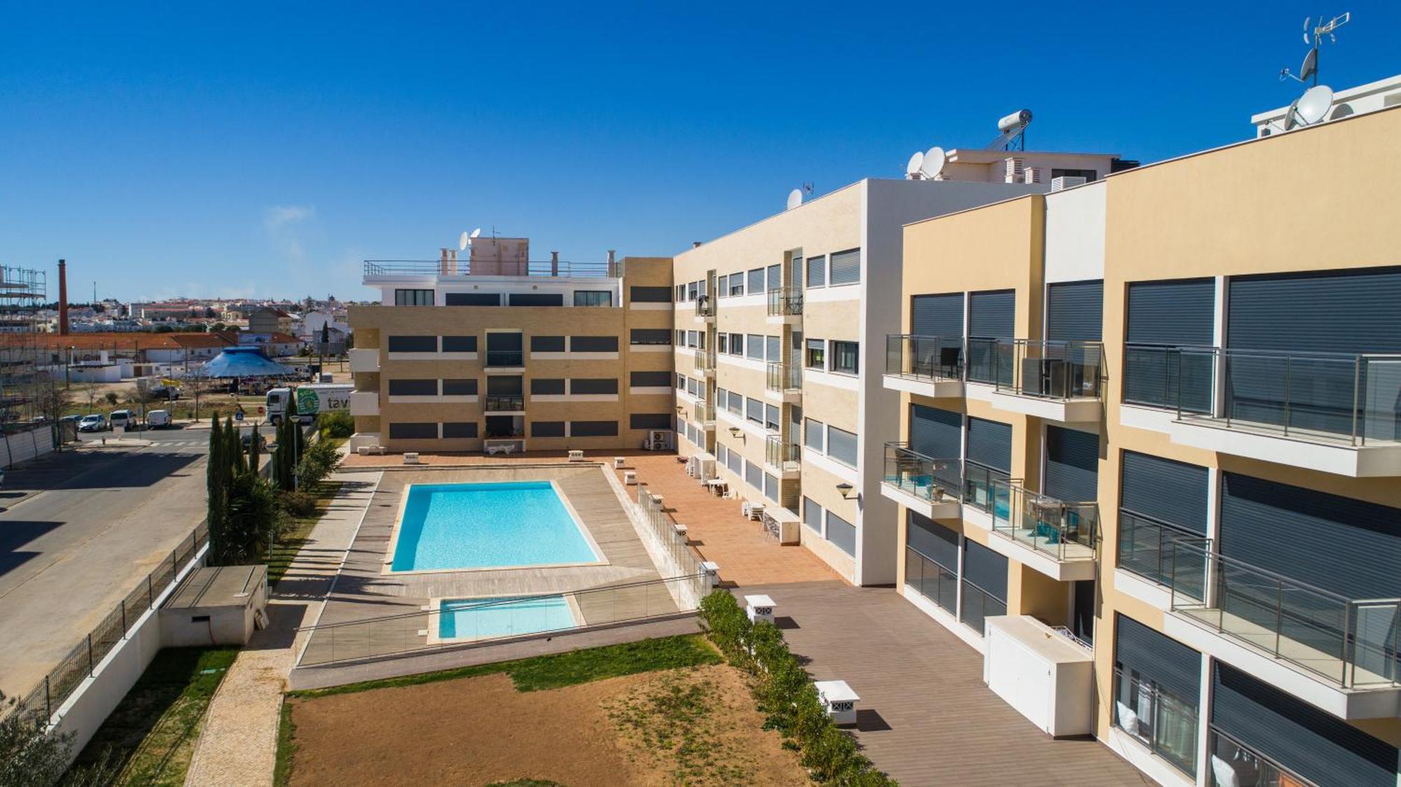 Two Bedroom Stylish Central Tavira Apartment. Pokój zdjęcie